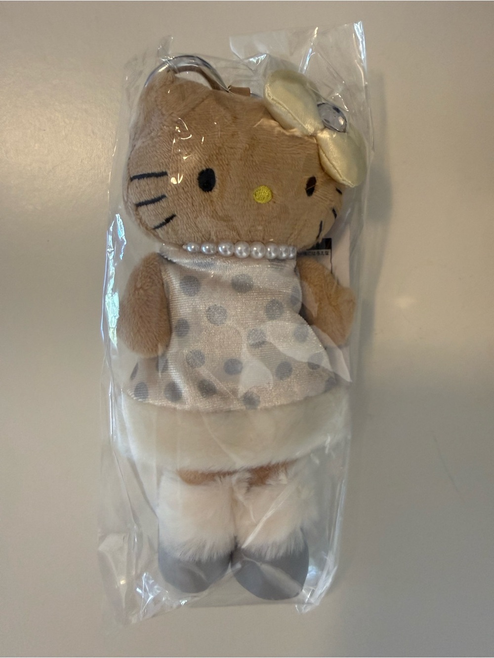 Hello Kitty Long Leg Key Charm
